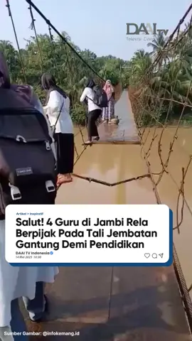 Tak ada gedung megah, tak ada fasilitas mewah. Tapi tekad mereka menjulang lebih tinggi dari jembatan yang mereka seberangi. Sahabat DAAI, beginilah perjuangan empat guru SDN 117 Simpang Limbur, Merangin, Jambi. Demi menjalankan tugas mulia, mereka rela meniti seutas tali di atas jembatan gantung yang rusak. Langkah mereka mantap, meski bahaya mengintai di setiap pijakannya. Momen perjuangan ini diabadikan oleh salah satu guru melalui akun Instagram @rinidiansukma dan viral di media sosial. Dalam video berdurasi 63 detik itu, terlihat jelas semangat yang tak tergoyahkan, walau harus melewati jembatan tanpa pengaman. Jembatan gantung yang melintasi Sungai Batang Merangin sepanjang 100 meter ini telah berdiri lebih dari 20 tahun. Ia bukan hanya menjadi jalur bagi para pelajar, tetapi juga penghubung antar kecamatan dan kabupaten, termasuk ke wilayah Tebo. Kini, jembatan itu tengah diperbaiki. Demi keselamatan guru dan murid, proses belajar mengajar untuk sementara waktu dipindahkan ke gedung madrasah di Desa Limbur Merangin. Saksikan konten-konten inspiratif dan menenangkan hati di platform DAAI+ Discover Inspiring Content. #perjuangan #guru #pendidikan #inspiratif #motivasi #daaitv #sebarkankebaikan #discoverinspiringcontent 