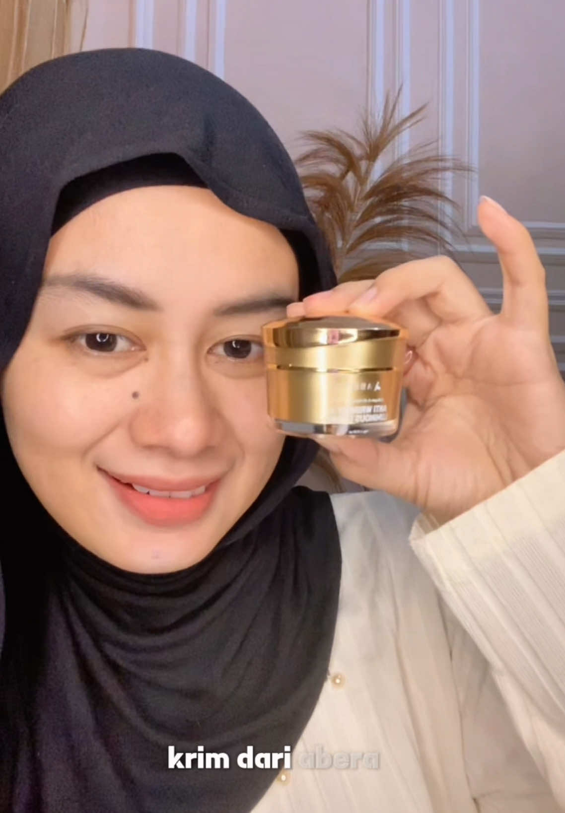 Udah aku kasih tips kan untuk menghapuskan kerutan dan tanda-tanda penuaan dini lainnya abera anti wrinkle cream nya boleh kamu check out di dini bebe .. ##antiwinkle##aberaantiwrinkle##abera##creamantiaging##creamviral##awetmuda