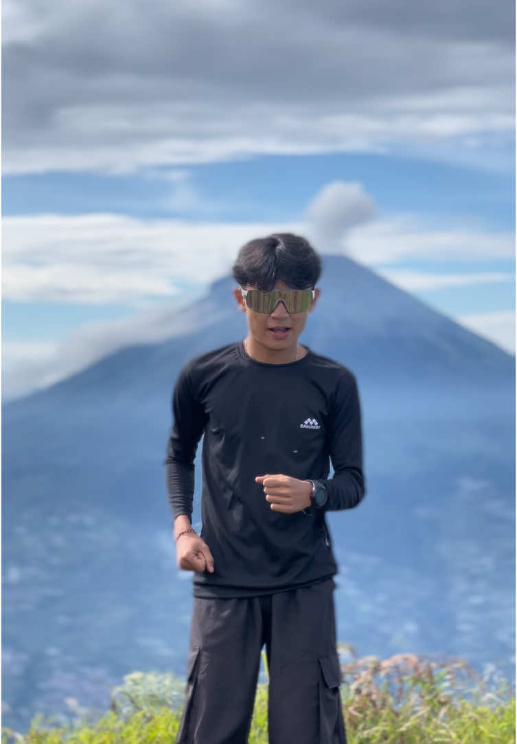 LESGOOW LAGU KEBANGSAAN KITAH!🔥  New Baselayer from @carumby.adventure  #niamxsd_ #carumbyadventure 