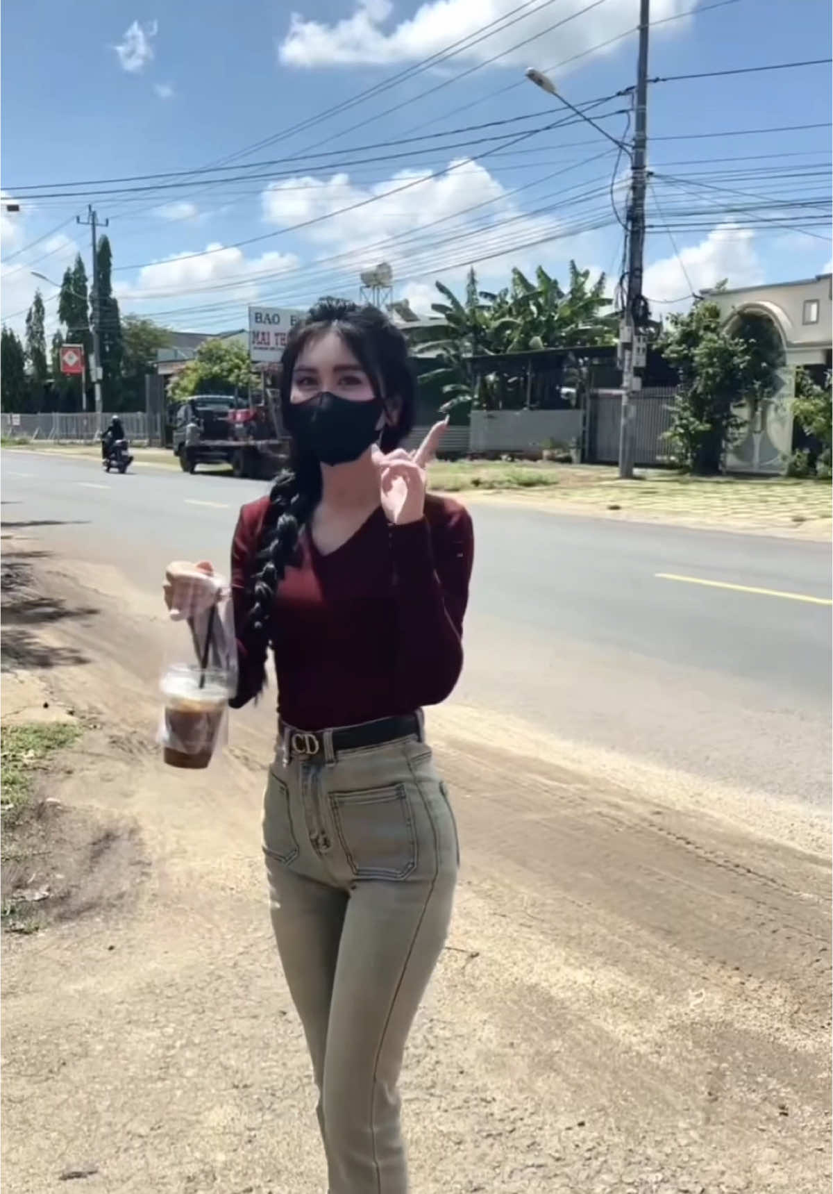 Xe nào muốn quay clip thì hú em trước nha 🤣. Dạo này không có người quay chứ cf vẫn bán đều #hienmiu #cfhienmiu #cogaibancfe #cfmangdi #ql14 #quayxe #xetai 