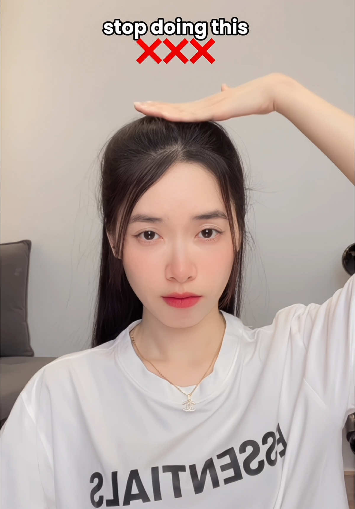 Tips buộc tóc nửa đầu cực đơn giản chỉ với một chiếc thun nè #hongbeauty #hairhack #hairstyle #halfuphairstyle #hairtutorial 
