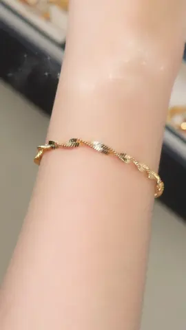 Tampil mempesona setiap hari dengan Gelang Serut rennya ✨💎🌟💖 Gelang Rantai Revana Cek dikeranjang kuning sekarang!!😍🥰 #shopmaster  #gelang  #gelangrantai  #perhiasan  #promo  #diskontiktokshop  #produkviral  #joinlive