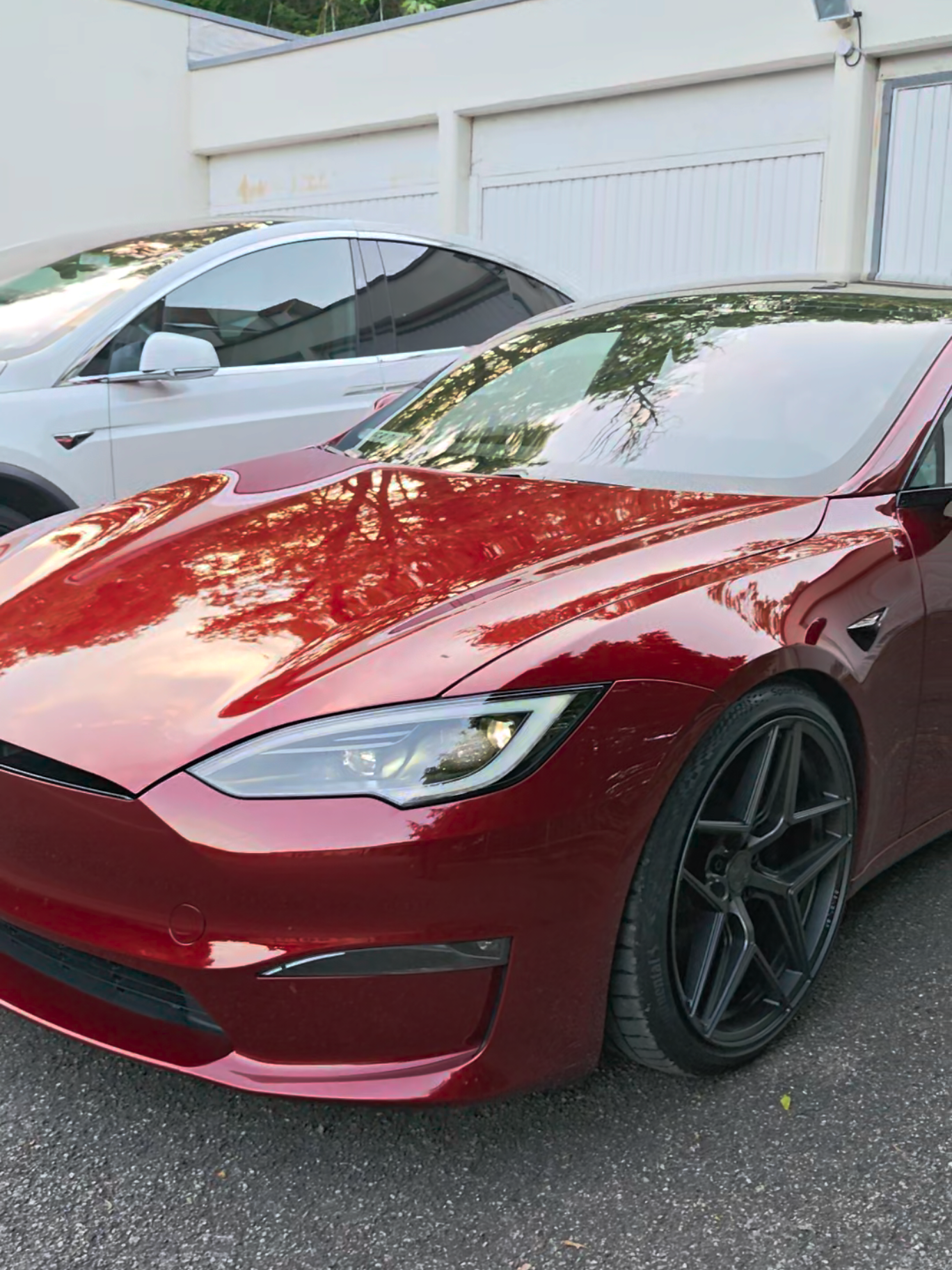 Estás carros a combustão é sempre a mesma coisa...  Tive que ir de Model X, ao menos não me deixa ficar mal 😂😂😂