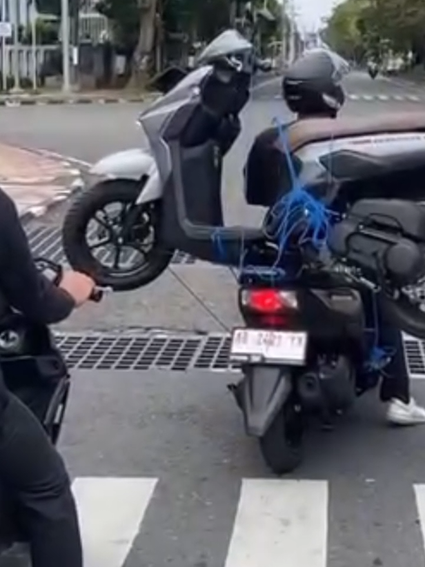 fenomena motor ngangkut motor