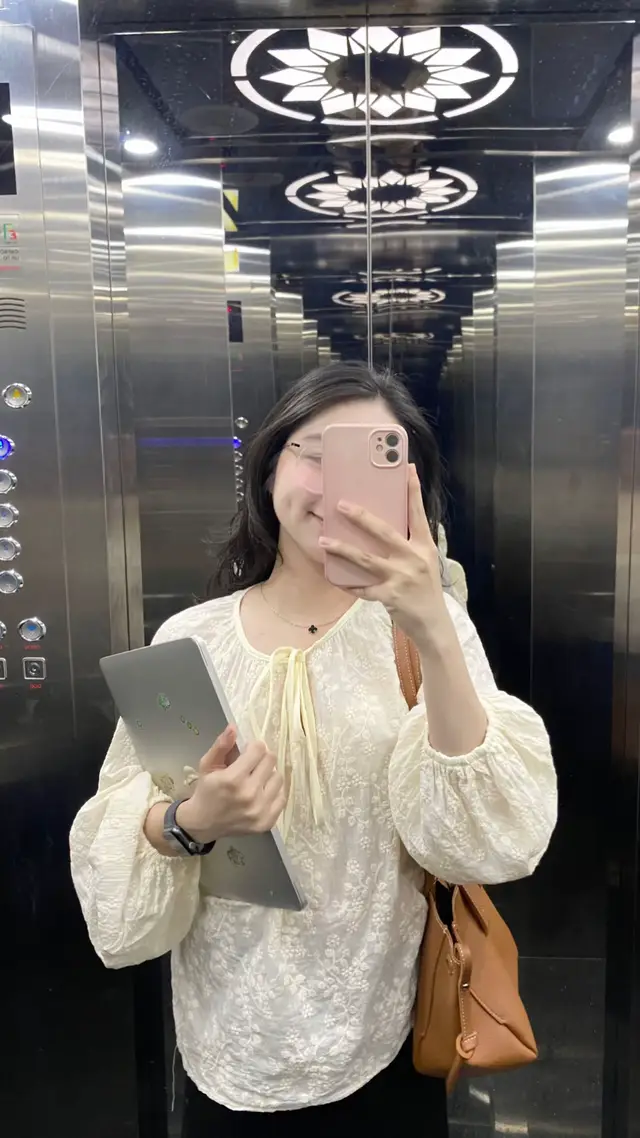 Up xàm xí v á 🤓