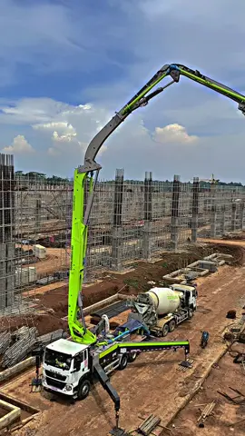 Laki-laki dengan mainan ya:) #CapCut  #concretepump  #zoomlion  #fypシ゚viraltiktok #fypシ゚ #subangjawabarat 