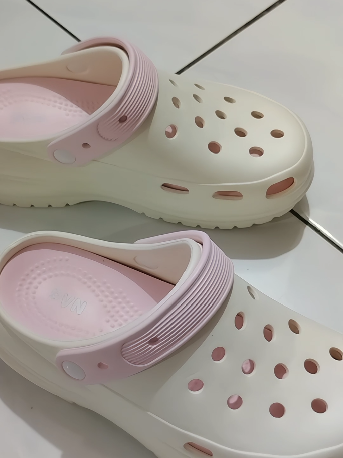 mumpung blm naik hargaa #pvn #crocs #sendal #sandal #sandalwanita #sandalpria #diskon 