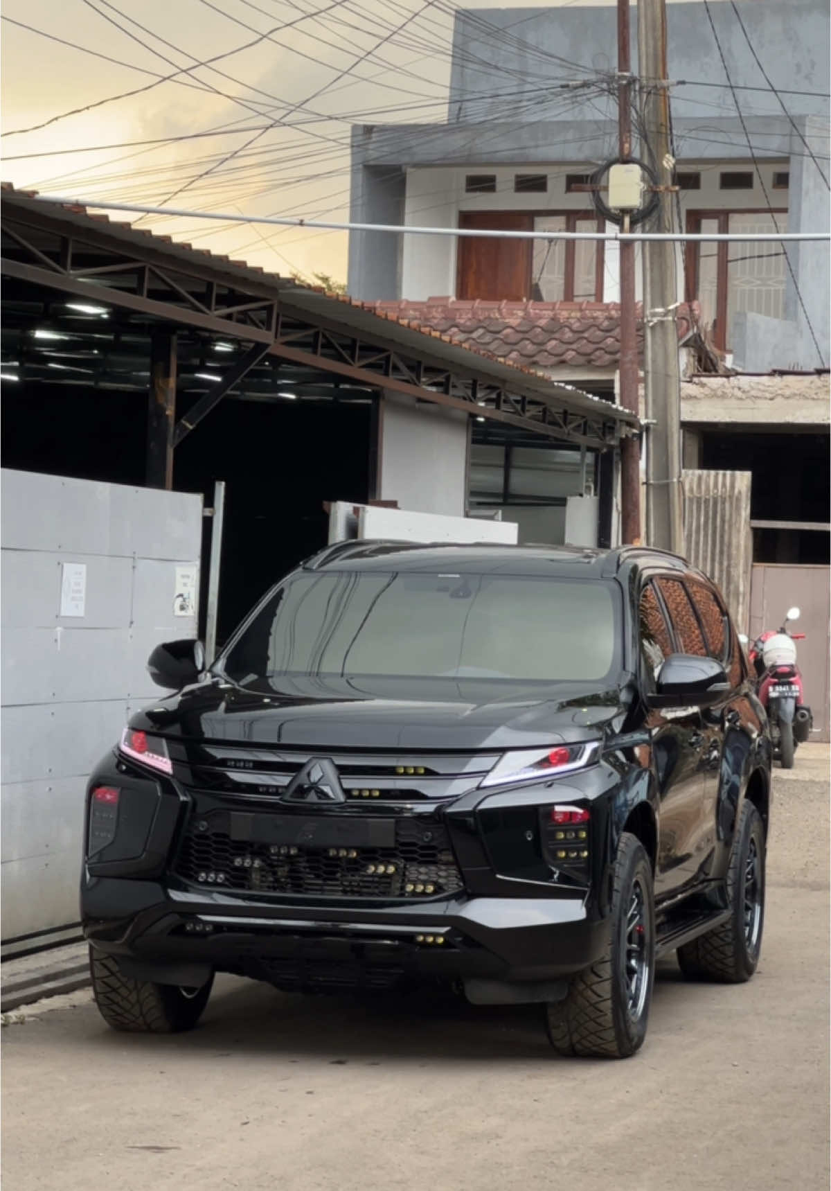Pajero fullblack🚀 Modifikasi by @dresscoated  #fypage #fypdong #modifikasi #pajerosport #cumidarat #pajero_mitsubishi #pajerodakar #pajerosportdakar4x4 