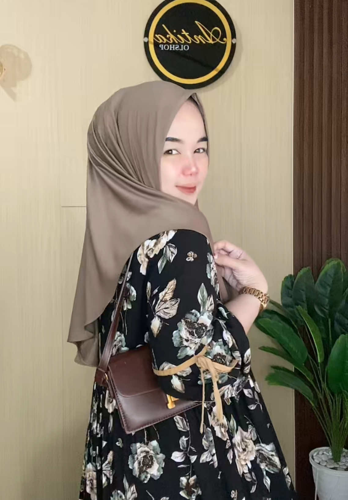 Warna hitam nggak pernah gagal 😍 #livehighlights #dressrayon #fypシ゚ 
