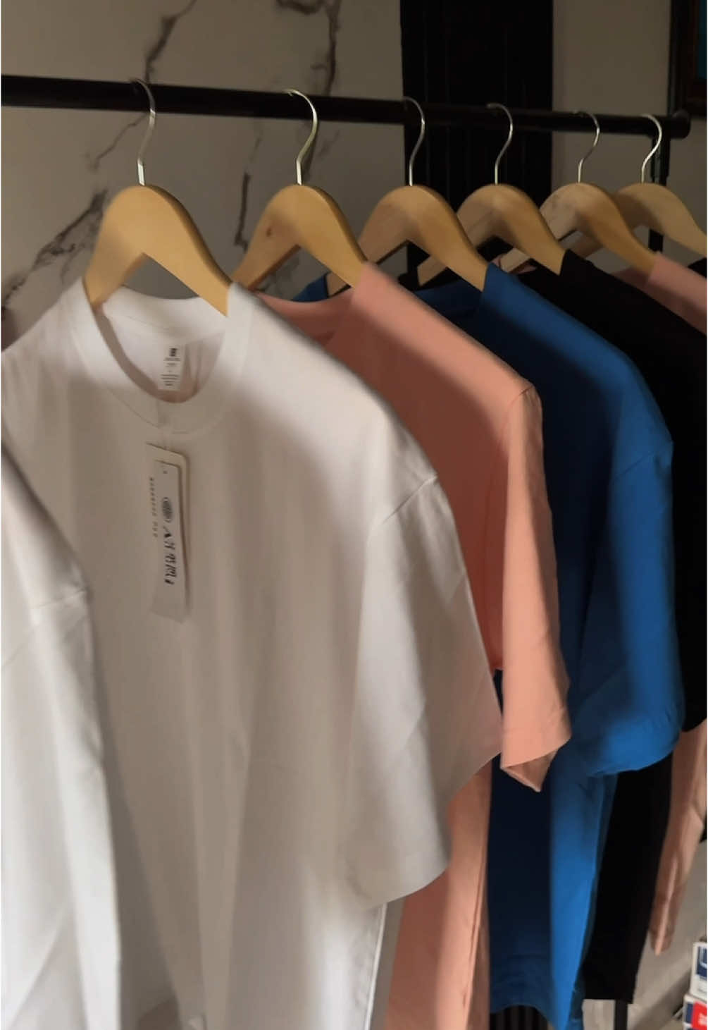 Plain round neck available in 4colors send a dm to order😍😍#viralvideos #bussinesscontent #fypシ゚ #ea_fit1 #gymwear 