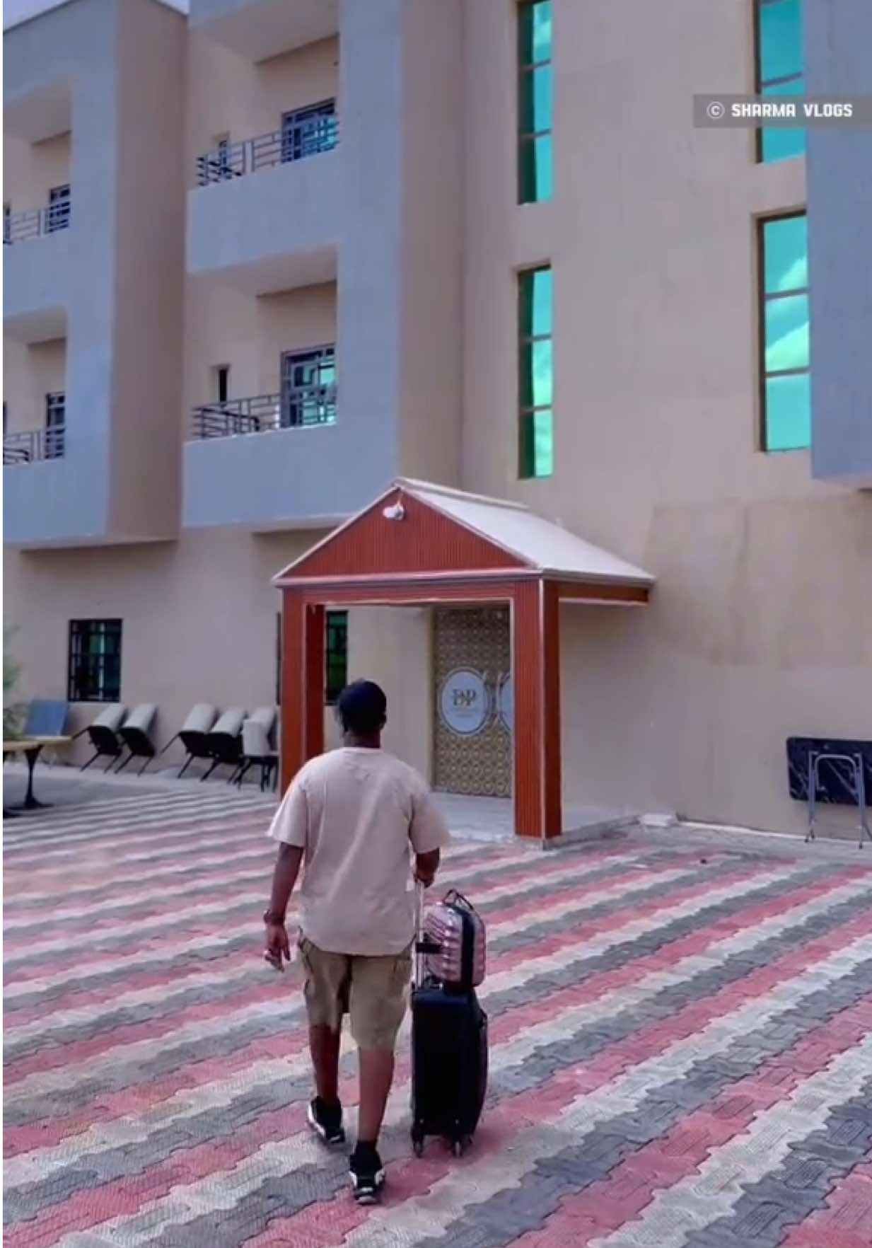 Deri plaza Hotel 📍#sharma #vloger #somalitiktok #nomadiclife #vloges #veralvideo 