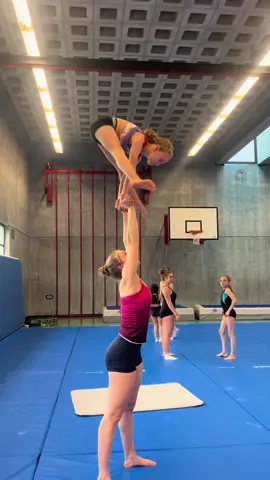 #gymnastics #acrobatics #foryou #handstand 