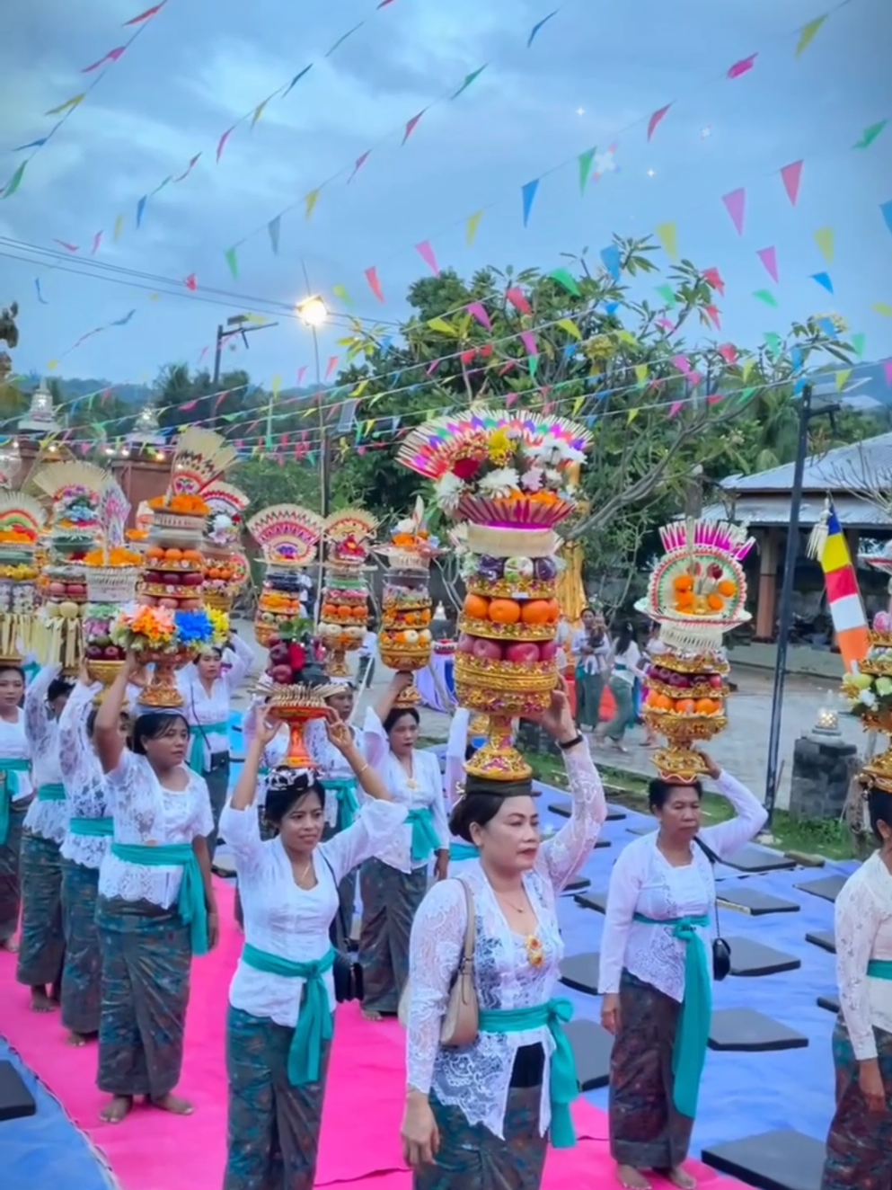 #waisak2025 #tebango #lombok #sebarkankebaikan #buddhist #happyvesakday #vesakday 