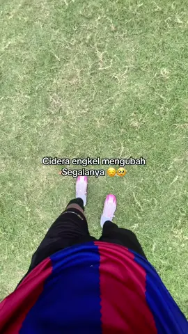 Jaga sebelum kena#fyp #pelindung #engkel #tiktok #fy #fyp #football 