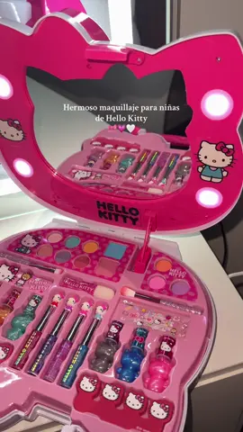 Vanidad de maquillaje de Hello Kitty 🎀💗#maquillajedeniñas #hellokitty #hellokittygirl #toys #toy #girlmakeup #tiktokmademebuyit #tiktokshop #tiktokshopfinds #vanity #vanitymirror #vanitymakeup #foryoupage #fyp: #fyp:°viral #Viral #parati