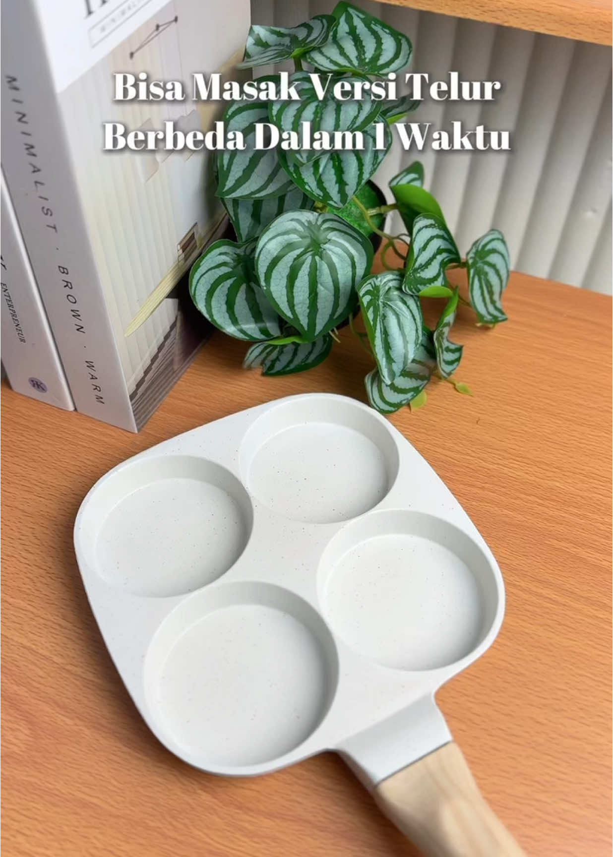 Jadi lebih satset nyiapin sarapan, bisa masak 4 telur sekaligus 🍳🍳 #pantelur4lubang #tifale #wajanantilengket #pan4lubang 