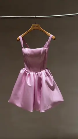 #milla #itsmilladress #mididressoutfit #minidresses #packaging #Unboxingvideo #weddingguestdress #weddingguestlook #vestidocorto #vestidomidi #abitodasera 