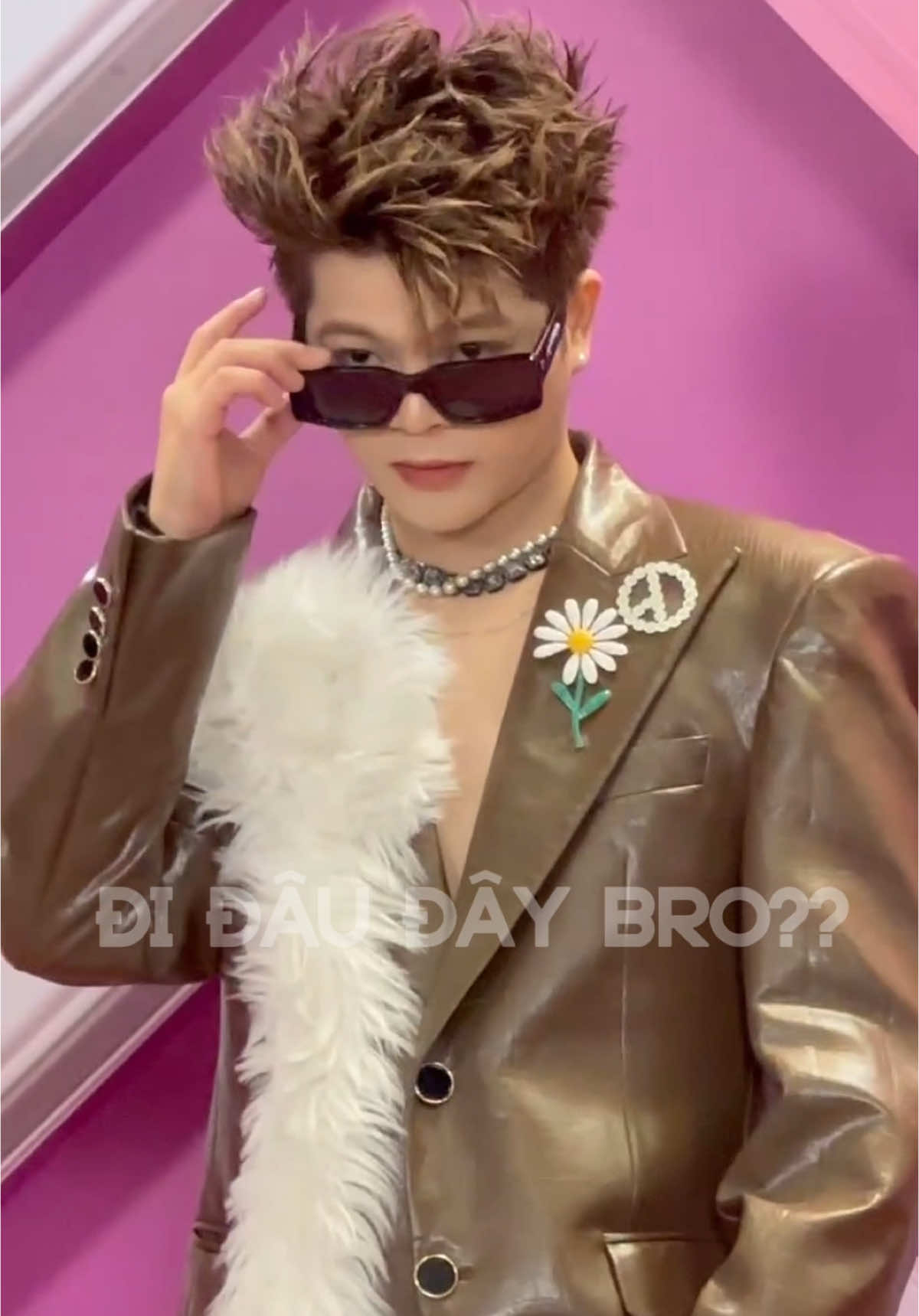 Anh trai Rhyder xuất hiện cực bảnh tại buổi ra mắt Em Xinh Say Hi @RHYDER #rhyder #flash #emxinh #emxinhsayhi #hopbaoEmXinhSayHi #fyp #tiktokviral #xh