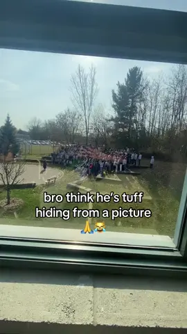 bro is not all that 😹#school #picture #guyy #schoolpicture #fyp #viral