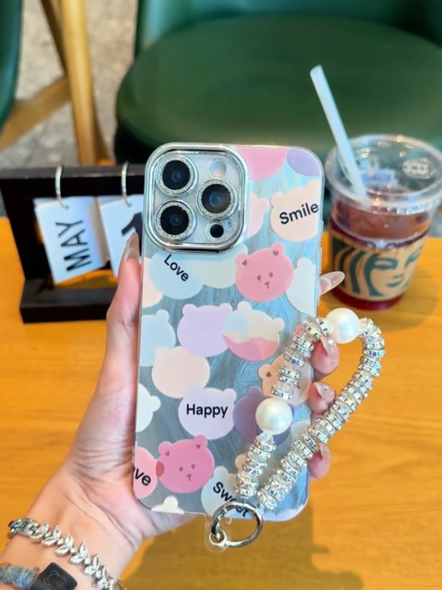 Gadis cantik semua harus punya casing HP ini! Warna-warnanya cerah dan motifnya lucu banget, bikin HP kamu jadi lebih keren!#case #caseiphone #caseiphone15 #case #caseiphone #caseiphone1