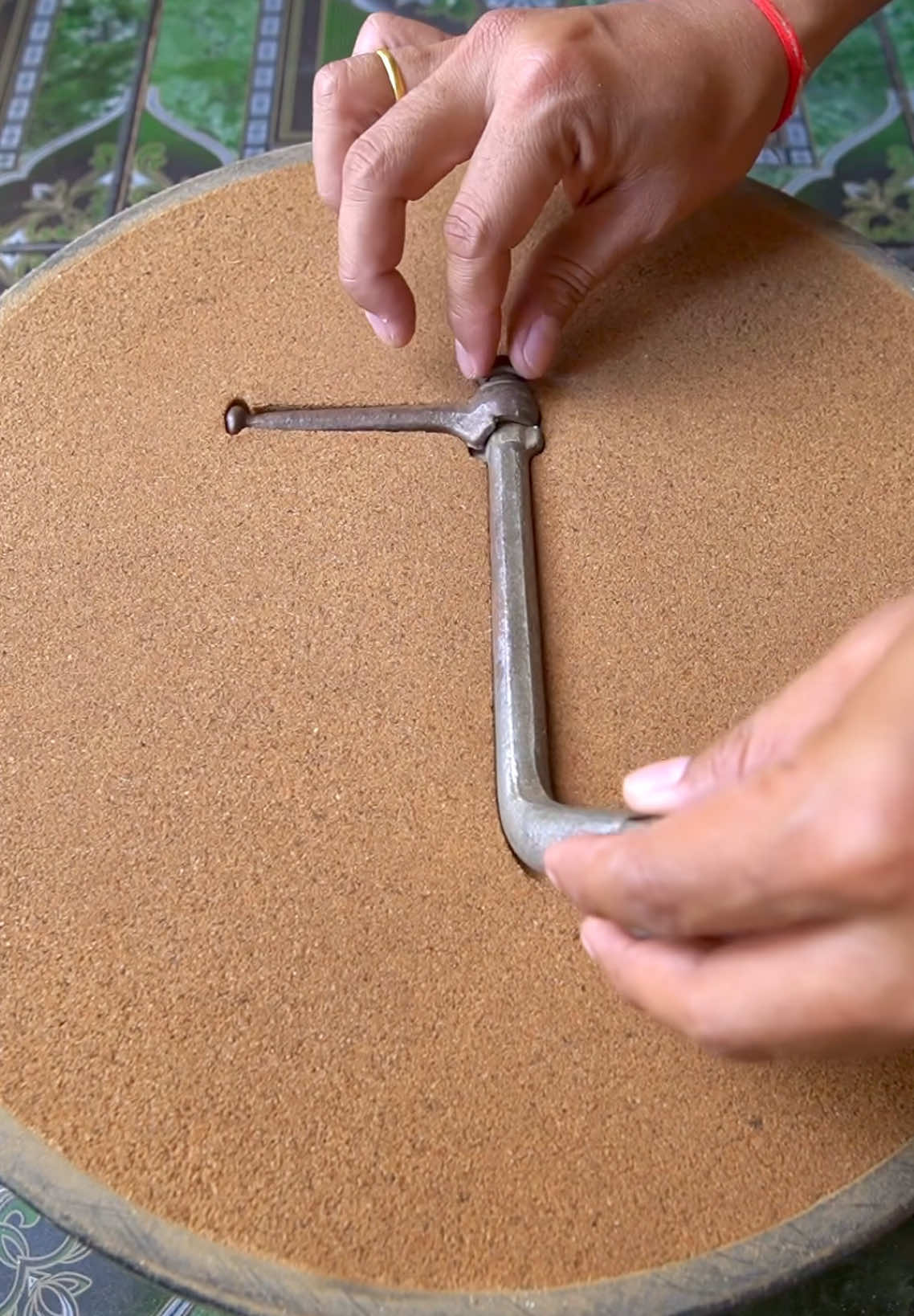 Sand casting of nice metalwork #metalsmelting #metalcasting #metal #art 