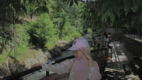 Nyobain makanan sunda di Serang sambil main air #fyp #fypage #makanansunda #serangbanten #desa 