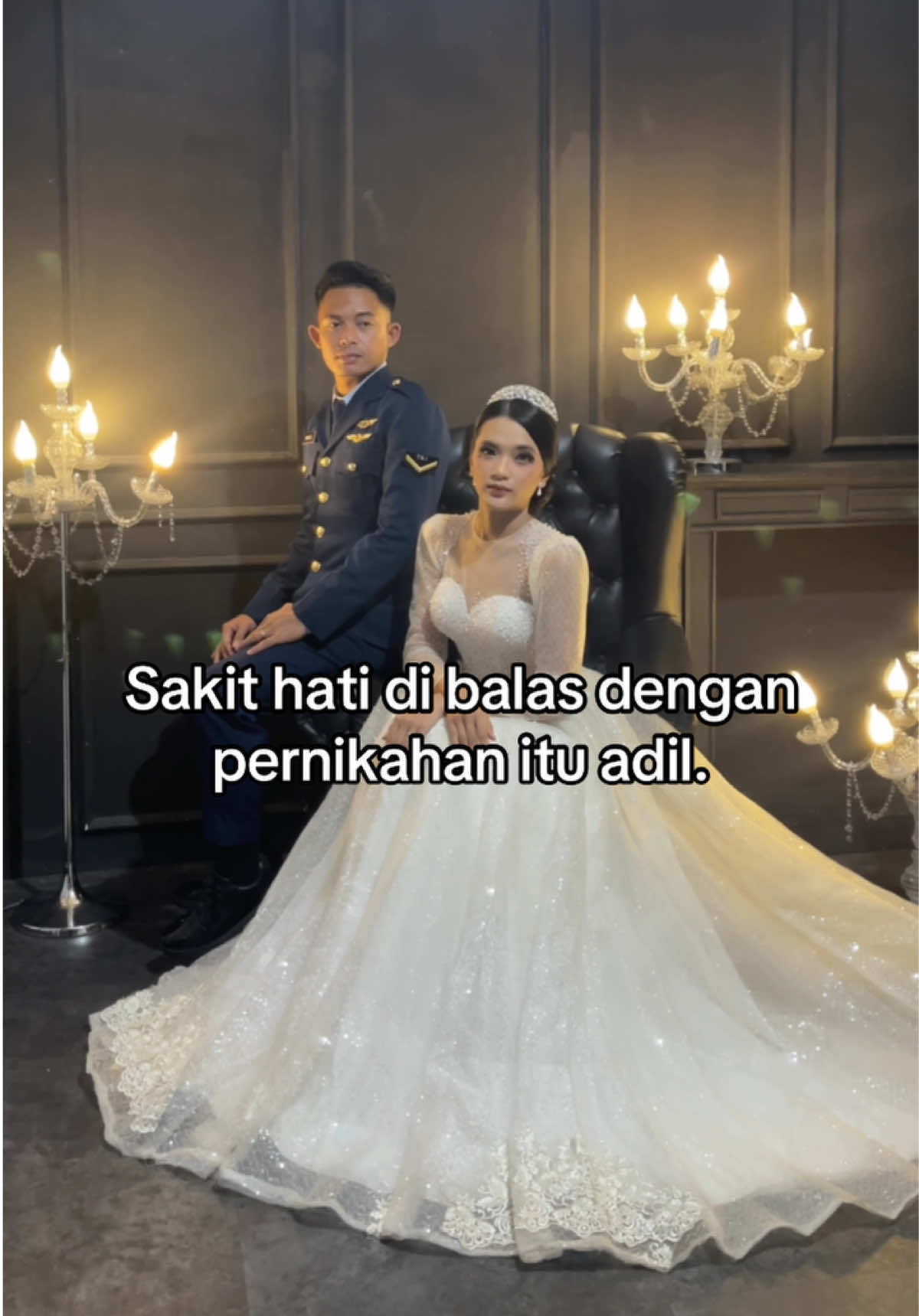 bukan begituu??? hihi itu udah capek bngt udah ngntuk bngt posisinya wkwkw prewedding 2024 😍 #pernikahan #prewedding #tniau #gaun #gownprewedding #putih #fyppppppppppppppppppppppp #foryou 