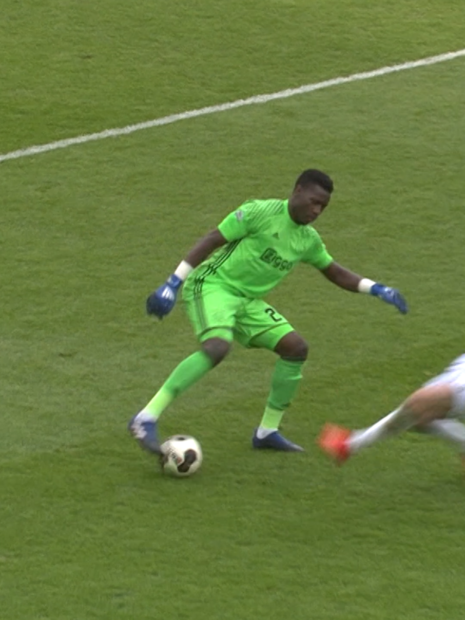 𝐓𝐡𝐫𝐨𝐰𝐛𝐚𝐜𝐤: André Onana vs FC Groningen 😬 #onana #ajax #fcgroningen 