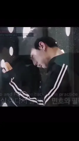 قال ماتغير الي زاد 😢+الغنيه عالقه في راسي من امس #hyunjin #felix #straykids #stay #hyunlix #foryou #عبدالمجيد_عبدالله #fyp #expression 