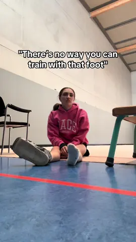 Naja ... bald fängt dann auch die Reha mal an🥲 #fy #fyp #viral #rg #rhythmicgymnastics #injuryrecovery 