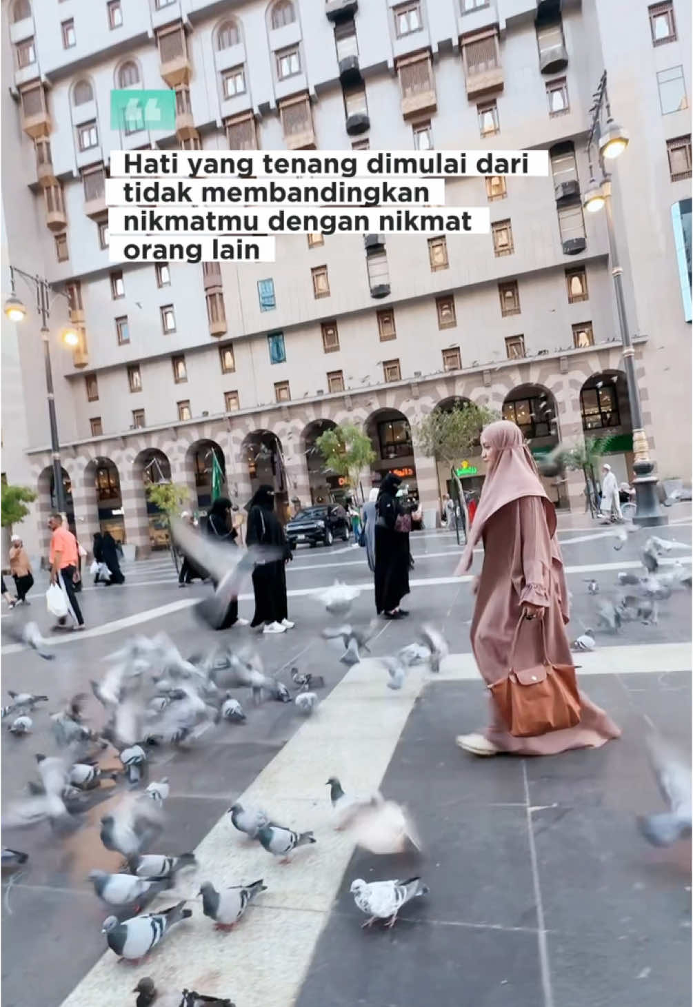 Akan selalu kurang jika standar bersyukurnya adalah nikmat orang lain.  . . . #reminder #selfreminders #quotes #quotestoremember #madinah #madinahalmunawwarah #ceritaumroh #tipsumroh #tipsumrah 