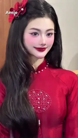 Lens xinh cho cô dâu mặc áo dài truyền thống #Carase #CARASE #contactlens #kinhaptrongcarase #Lens #Lensmat #Amiegray #wedding #aodaicodau 