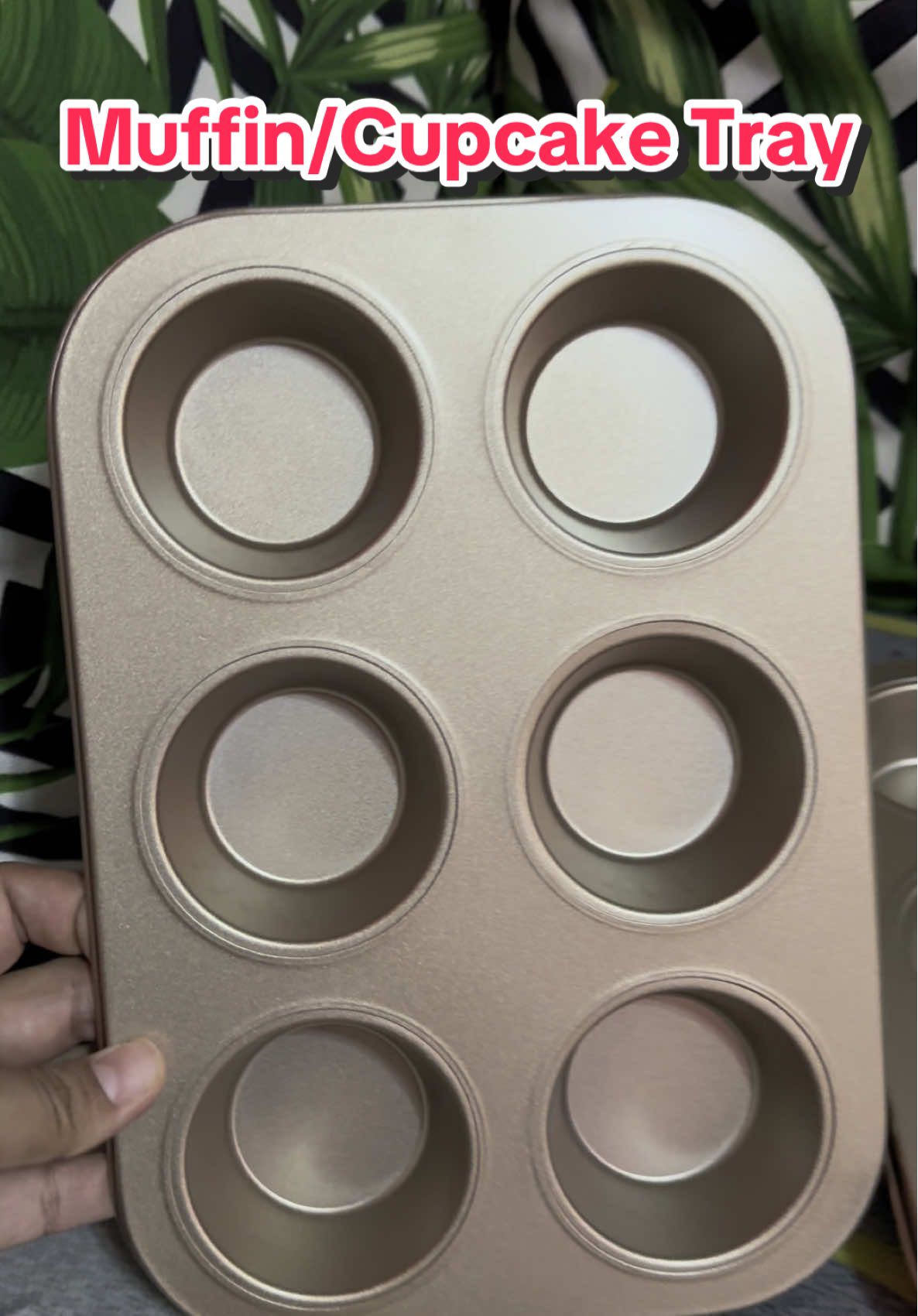 Non-Stick Carbon Steel Pan Molder Kitchen Accessories Baking Pan Baking Tray Baking Tools Cupcake Muffin Molder Pan Golden Cupcake Muffin Molder #cupcake #bakingneeds #muffintray #muffins #cupcaketrays 