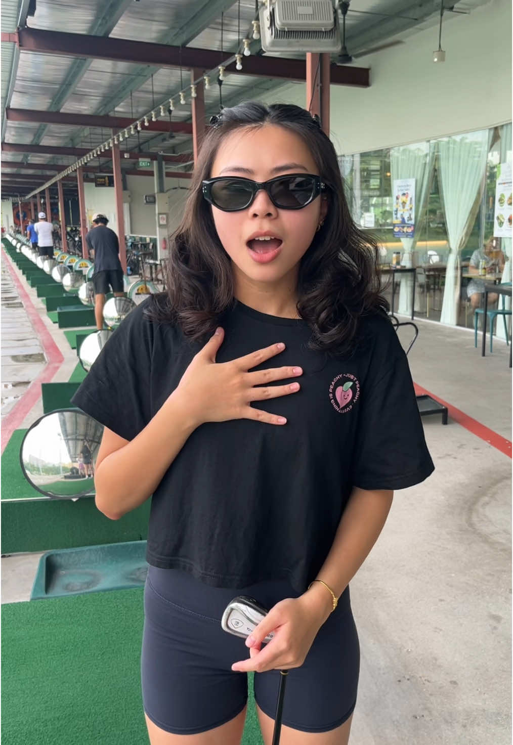 suck it nancy ! 🏌️‍♀️⛳️ @Jesse Tyler Ferguson  #modernfamily #golf 