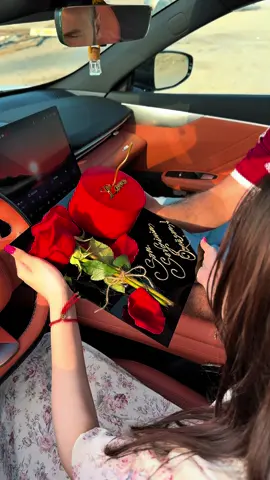 Siz necə istəsəniz, biz elə edirik💖 Təkrarolunmaz dizaynlarda bento tortlar – gün ərzində hazırlanır! Ölçülər: • 2 nəfərlik – şirin sürprizlər üçün • 3-4 nəfərlik – yaxın dostlarla bölüşmək üçün • 6-7 nəfərlik – kiçik ailə tədbirləri üçün • 10 nəfərlik və daha çox – xüsusi günlər üçün Tam istədiyiniz dizayn, dad və ölçüdə. Ünvanınıza çatdırılma ilə – həm rahat, həm ləzzətli! Sifariş üçün: 📩 Instagram DM ☎️ WhatsApp / Zəng: 055 574 50 80 #bento #bentocake #happy #happybirthday #dessert #cakes #cake #Love #mylove #tort #adgunu #marsipan