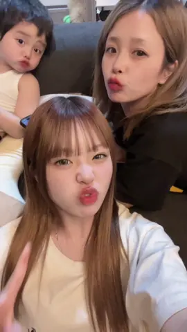 すっぴん親子です^^載せるなと言われたけど仕返しで載せます。@るぅじゃなくてるいなの母です。 #親子 #若ママ #すっぴん #モー娘#世代 #fypシ #09