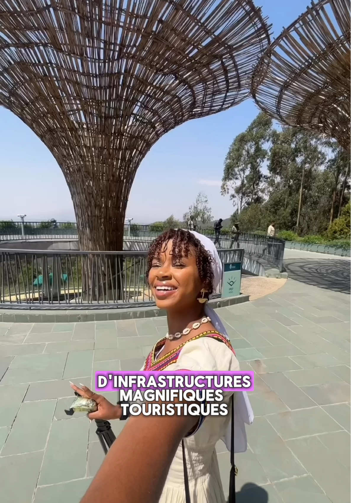 Clairement l’un des plus beaux pays 😍 j’ai visité, tellement beau l’Éthiopie 🤍 et toi t’aimerais visiter quel pays dans le monde ? 🌍  #ethiopia🇪🇹 #ethiopia #addisababa #addisabeba #visitafrica #traveltoafrica #tourismeafrique  #Lifestyle #ethiopian_tik_tok🇪🇹🇪🇹🇪🇹🇪🇹 #ethiopiangirl 