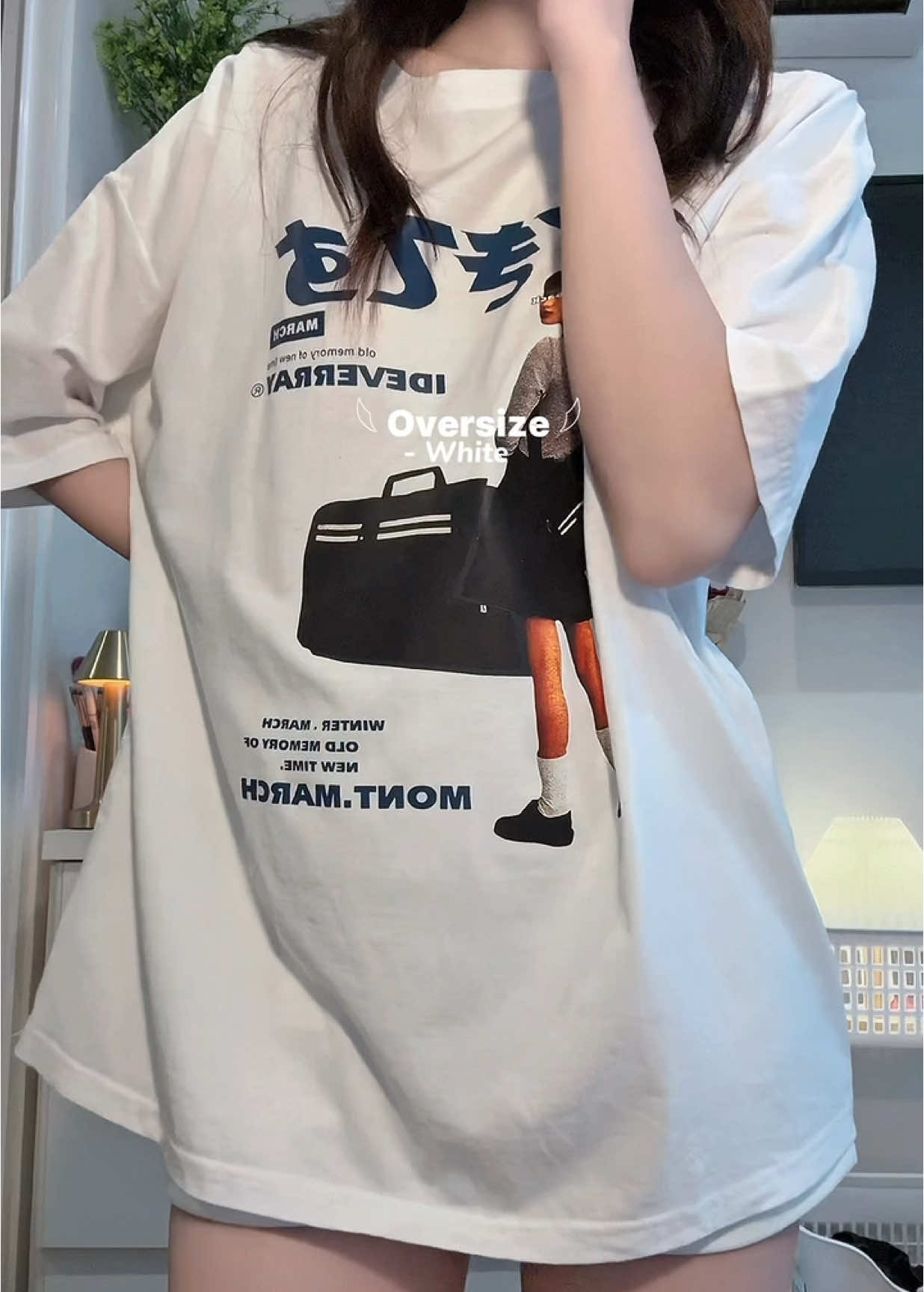 เสื้อยืด Oversize จะใส่ในวันสบายๆ หรืออกไปข้างนอกก็เท่เยย #outfit #OOTD #outfitideas #OOTD #เสื้อผ้าผู้หญิง #เสื้อผ้าแฟชั่น #ไอเดียแต่งตัว #สไตล์การแต่งตัว #คลาสแต่งตัว #คลาสแฟชั่น #เสื้อยืดโอเวอร์ไซต์ #เสื้อยืดคอกลม #เสื้อยืดแฟชั่น 