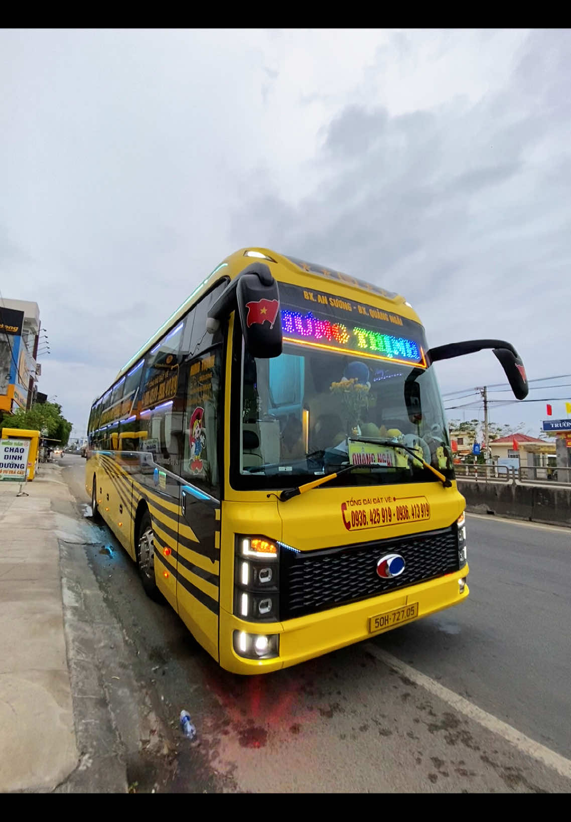 Ngày hôm nay em sẽ lên cho ae 1 cực phẩm đến từ đội Hưng Thịnh nhá 🥰🚎#xuhuongtiktok #xuhuong #76quangngai #xh #xekhachhungthinhquangngai #xekhachvietnam #xekhachvietnam🇻🇳 #thacomobihome #xekhach #xzybca #xzybca #xekhach @2001❤️ @Văn Tài 93 