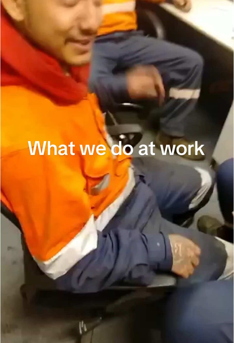 When you start getting bored at work #mininglife #tiktokviral #mines #workvideo #boredatwork😂 