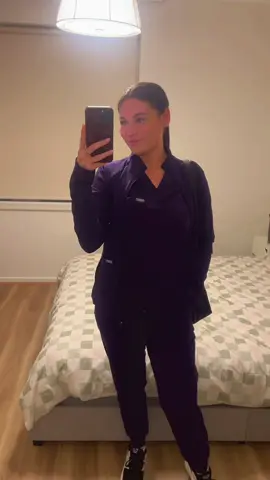 Let’s pray this is the start of more shifts 🏥👩‍⚕️@wearfigs  #fyp#agency #agencynurse #melbourne#nightshift#minivlog #irishinoz #nursing #figsscrubs 