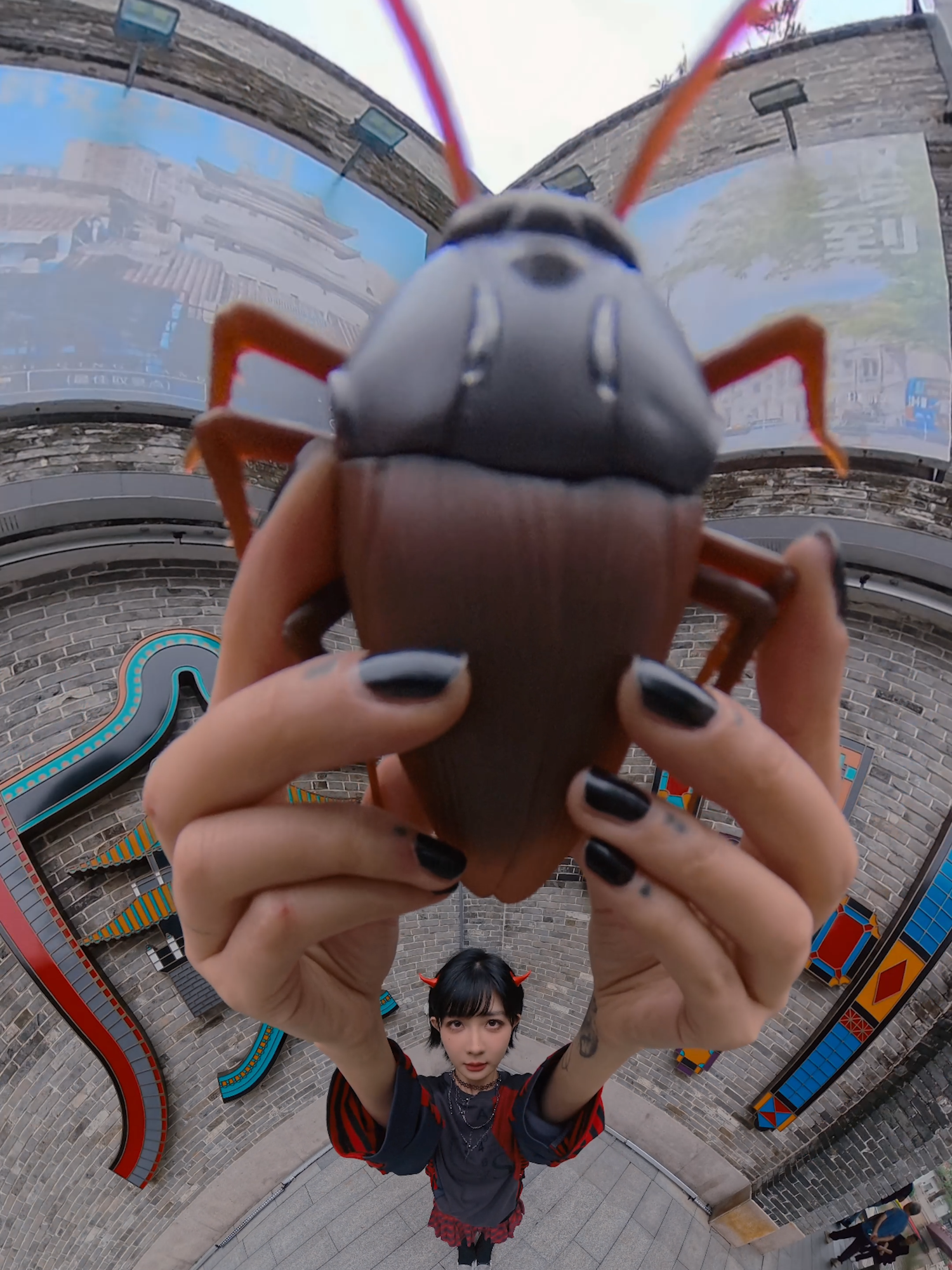 Who wants a tutorial on how to get shots like this? Hands up! 👋  📸 @taoagou with Insta360 X5 #Insta360 #Insta360X5 #videography #foryourpage #fyp