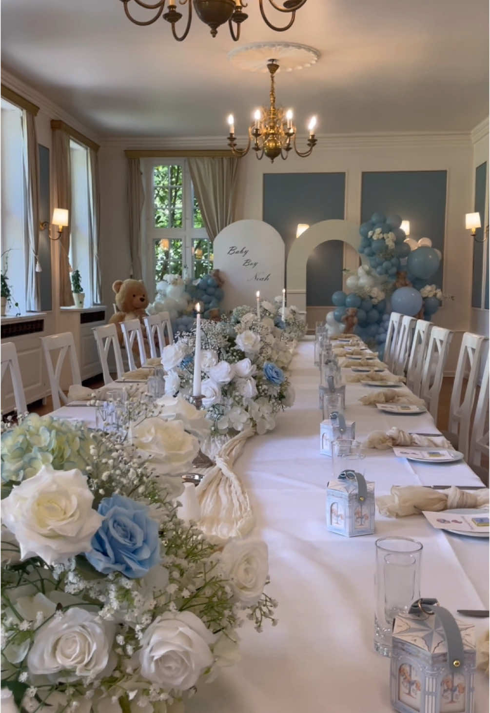 Jasmin’s Babyshower 🩵🧸 Backdrop og borddekoration af @bloom_events_dk  Velkomstskilt og print af @bysakadk  Kage af @instamazing_sweets  Dessertbord af @herascakeryshop #babyshower #babyboy #aqiqah #aqeeqah #babyparty #babyshowerideas #selskabslokalekøbenhavn
