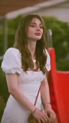 الأذوَاقُ لَيسَت مُتسَاوِيَة ، فَأحدُهُم يَراكَ شَيءٌ عَادِيّ , و الآخَرُ يَراكَ الجَمالُ بِعَينهِِ ❤🤗