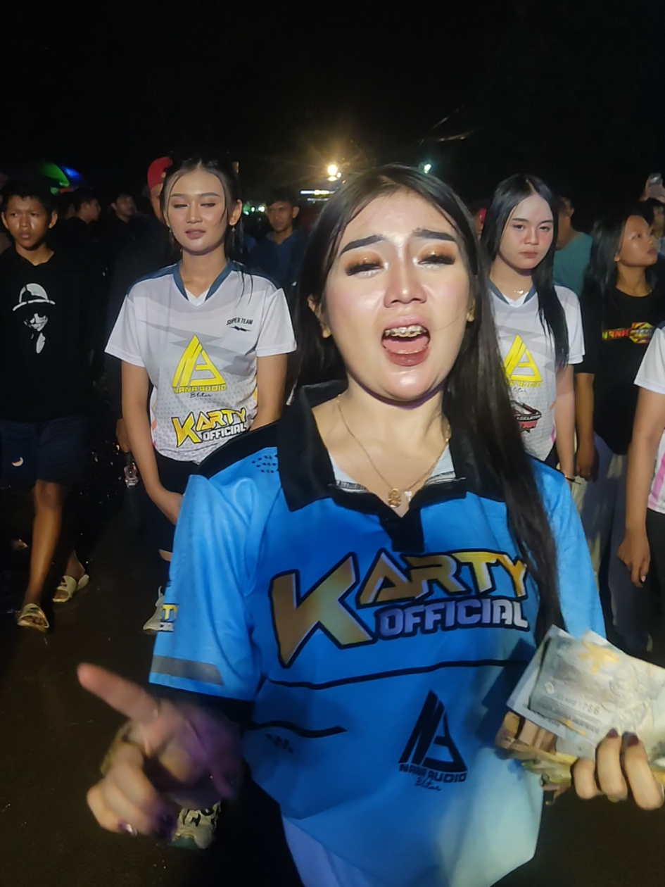 Ayang-ayang bibi Margaretha      @maargarethaa                              #fyp #margaret #dancer #miniatur #dancersoftiktok #tulungagung #fypage #masukberanda #foryou #xyzbca 