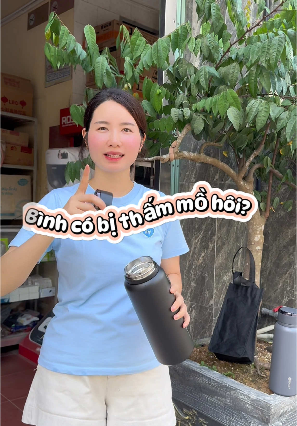 Muốn tìm chiếc bình k thấm mồ hôi thì mn tham khảo mẫu này nha, và nên sử dụng 1 loại nước trong 1 bình thôi nha #binhgiunhiet #xuhuong #lygiunhiet 