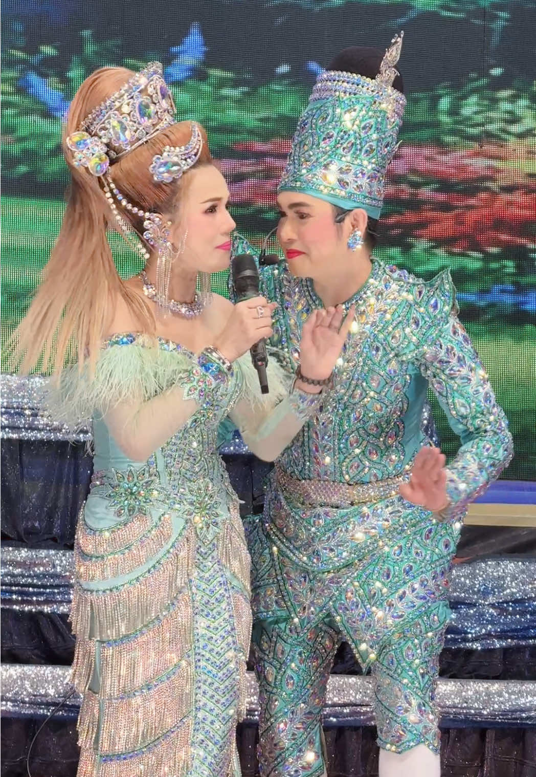 จีบๆๆๆ #จิ้งหรีดขาววงศ์เทวัญ  #กุ้งสุธิราชวงศ์เทวัญ #ลิเกคณะกุ้งสุธิราชวิรดาวงศ์เทวัญ  #ลิเก #ชอบดูลิเก 