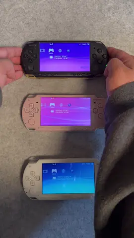 شنو الفرق بين PSP 1000,2000,3000 ؟ #السعوديه #psp #psp1000 #pspvita #playstation #gaming #fyp #playstation2 #سبيستون #سوني #بي_اس_بي  Psp1000 Psp2000 Psp3000