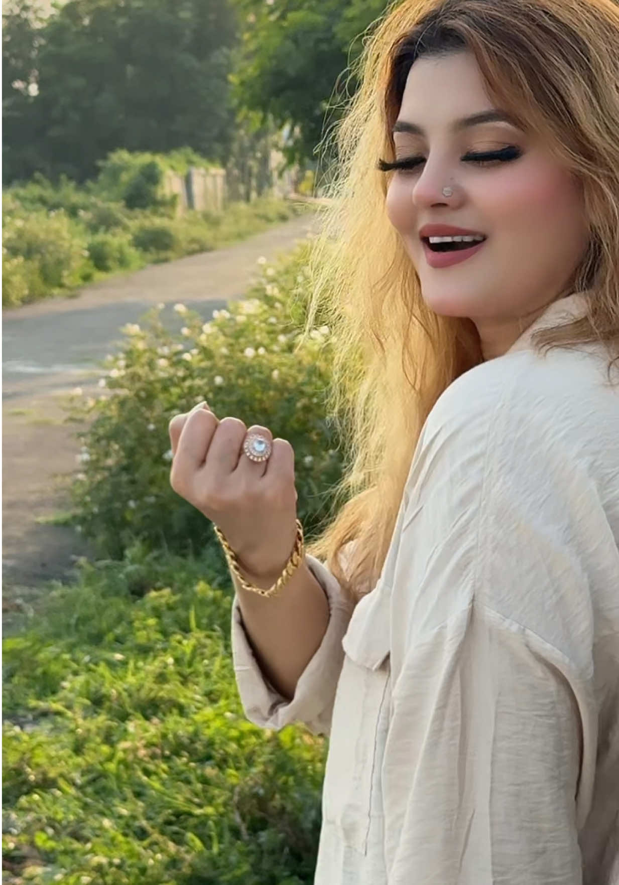 Ja Apne Daman Ko Phool Se tu Varle #সাথীয়াজাহিদ #sathiyazahid #sathiyaazahid 