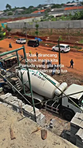 Pemuda anti libur#storykuli #kuli #kulitiktok #kuliproyek #kulibangunan #jawapride #fyp #masukberanda 